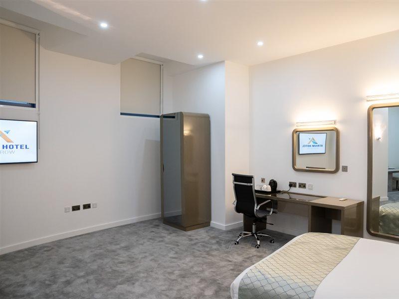 Atrium Heathrow 4*