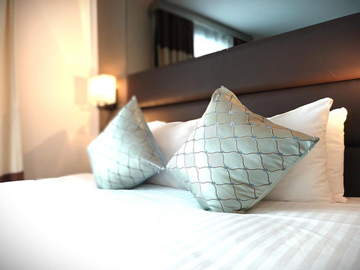 Atrium Heathrow 4*
