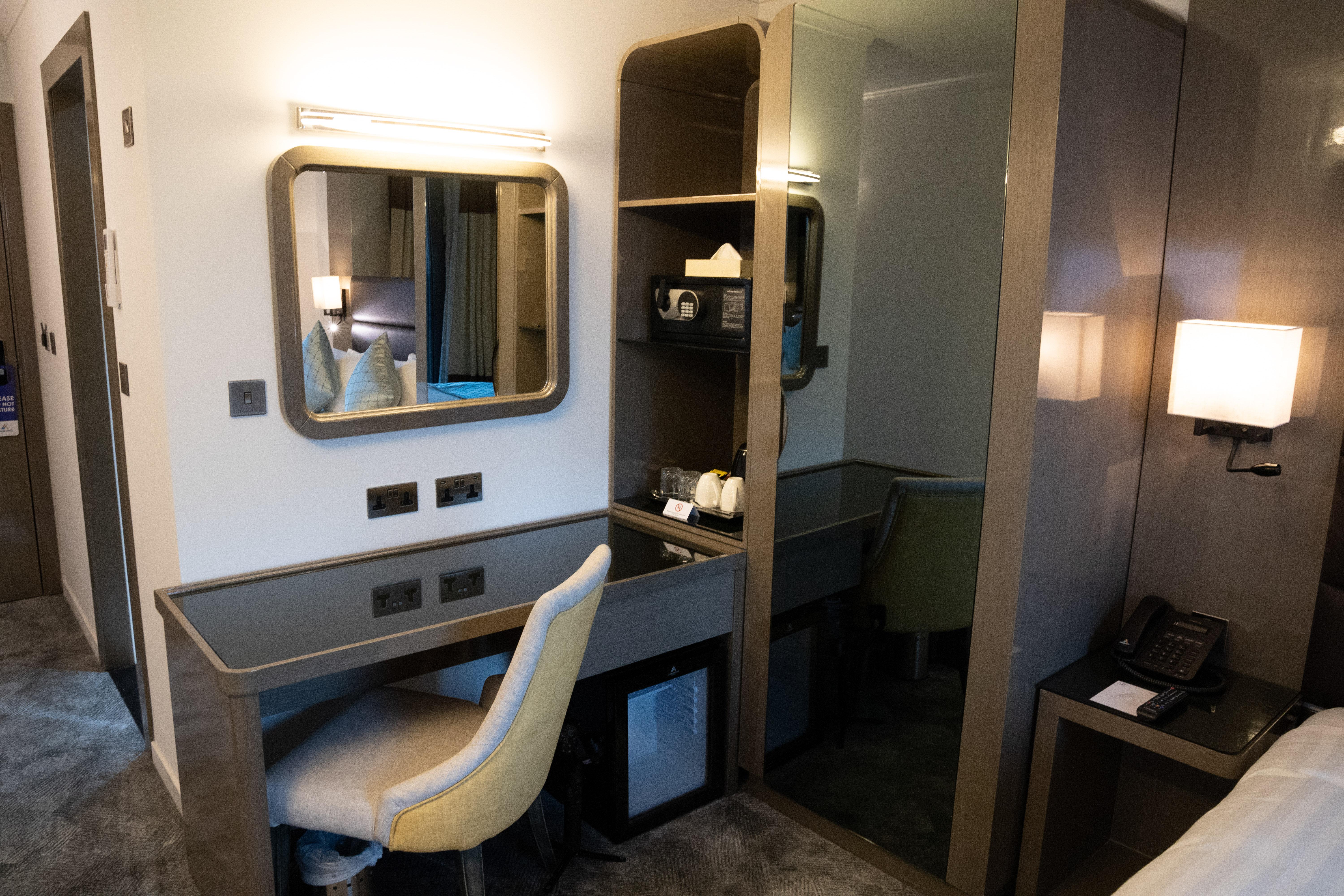 Atrium Heathrow 4*