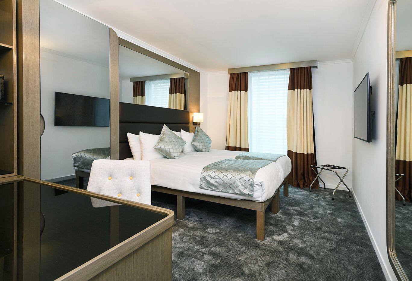 Atrium Heathrow 4*