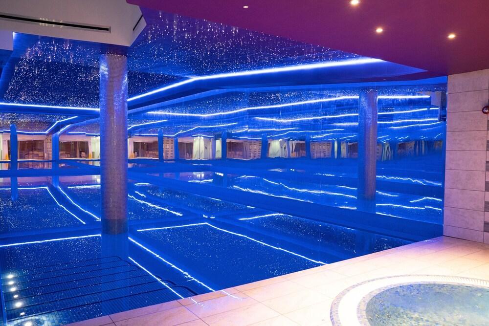 Atrium Heathrow Hotel